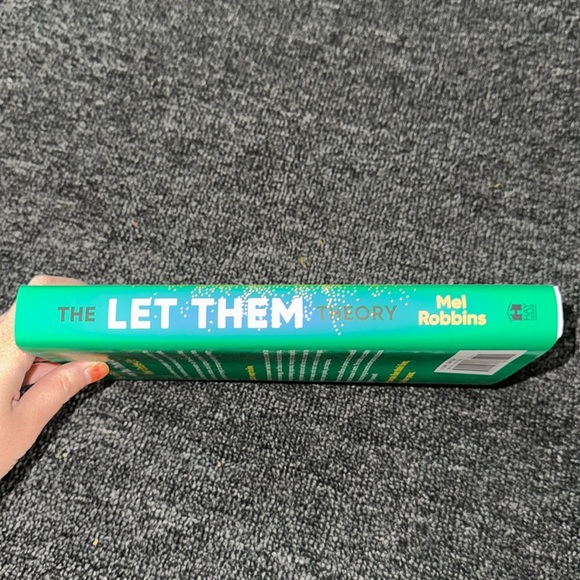 Green 'The Let Them Theory' Book by Mel Robbins - Picture 3 of 3